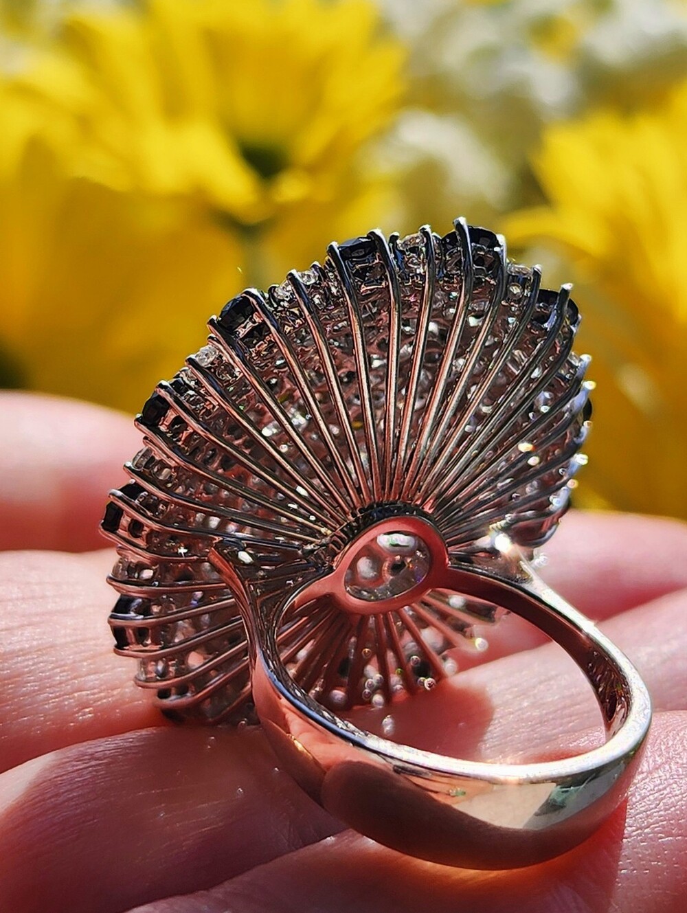 $14,500 Roberto Coin Fantasia 18k Oval Diamond Ring - Picture 4 of 13